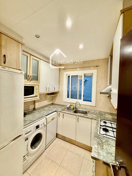 Foto 2459ddfd-980e-4012-9ddd-419d2586f75f. Flat in concell de cent 10 in Hostafrancs Barcelona