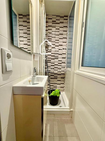 Foto 317f82cd-d3a0-44b9-9288-631853525fa0. Flat in concell de cent 10 in Hostafrancs Barcelona