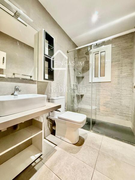 Foto 7f98924d-bbce-4f60-8296-783708e9576e. Flat in concell de cent 10 in Hostafrancs Barcelona