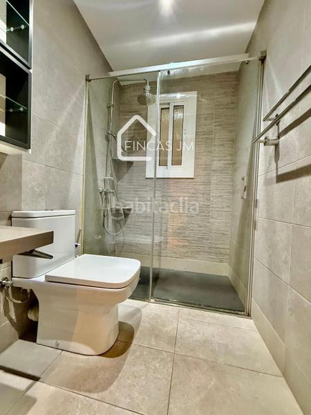 Foto e0f61358-7b3a-4e5a-8cef-c34fc8b43728. Flat in concell de cent 10 in Hostafrancs Barcelona