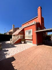 Chalet  Carrer pino verde. �chalet en valverde!
