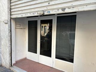 Local Comercial  Carrer cristbal sanz 42. Local en cristbal sanz con cambio de uso a vivienda