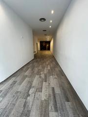 Local commercial à Carrer hermanos gonzálvez selva 12. Magnifico local con cambio de uso para vivienda