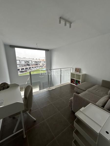 Foto 7233e094-d3c8-4d3d-8c5c-3e6a2b791ab4. Casa aparellada amb calefacció aparcament piscina a Alicante