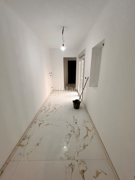 Foto 144efb5c-f85a-465a-9f33-c5d68f71bd0b. Planta baixa a Reina Victoria - Miguel Hernández Elche / Elx