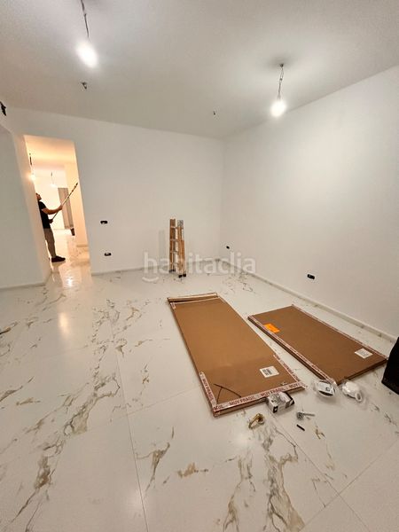 Foto b808ce88-f79f-4640-b860-81bd14ca0a4c. Planta baixa a Reina Victoria - Miguel Hernández Elche / Elx