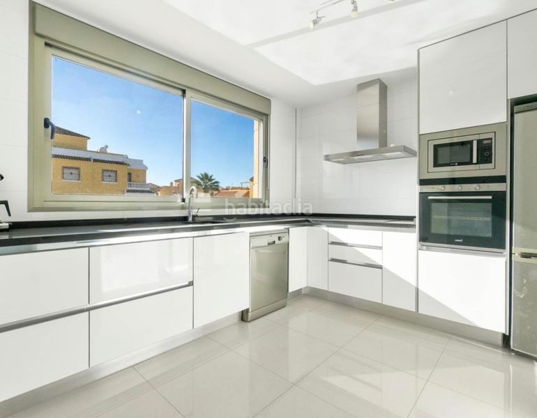 Foto 222bdb68-b7dd-4364-a4ec-c15372d07ef5. Xalet amb piscina a Rojales