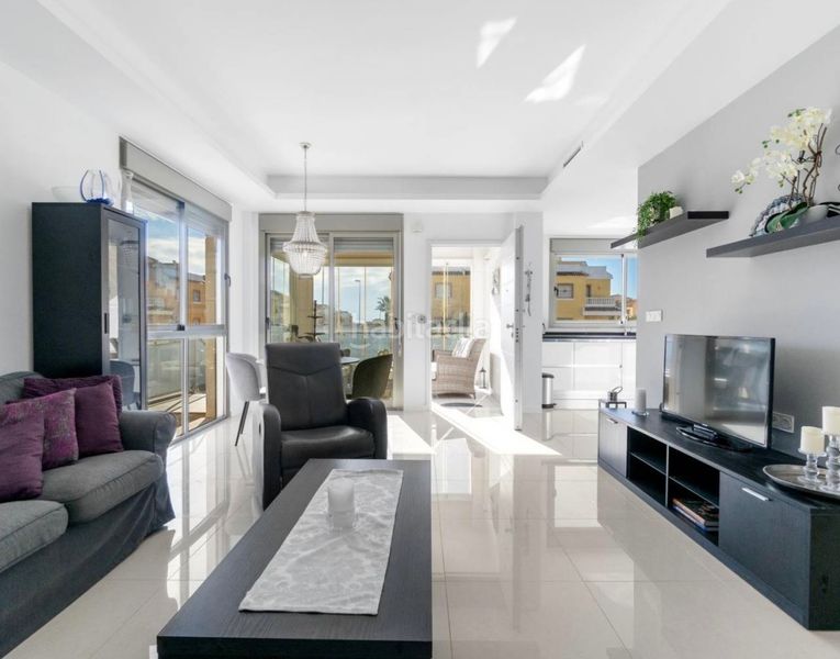 Foto 39a239ae-2705-4368-923c-fba9f490cc77. Xalet amb piscina a Rojales