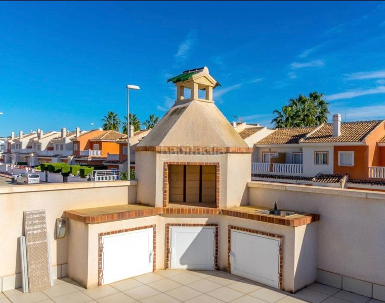 Foto 9d860e3e-c3db-4bcf-9b84-086c37c9db32. Xalet amb piscina a Rojales