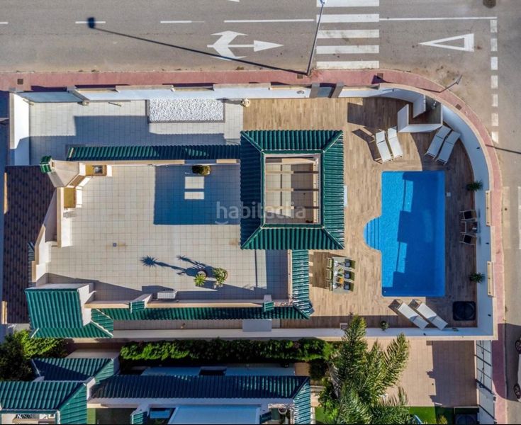 Foto a52ddb26-e370-41d6-9174-a0585e7e9646. Xalet amb piscina a Rojales