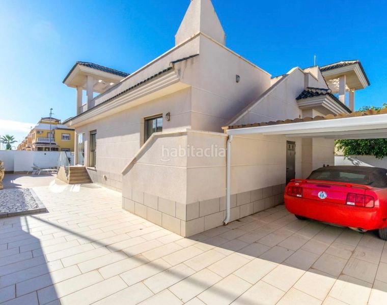 Foto df594bff-0340-4469-b016-ad6d4ff5f37a. Xalet amb piscina a Rojales