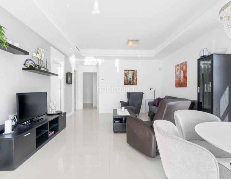 Foto ea60de53-da9d-44f4-8353-118057573336. Xalet amb piscina a Rojales