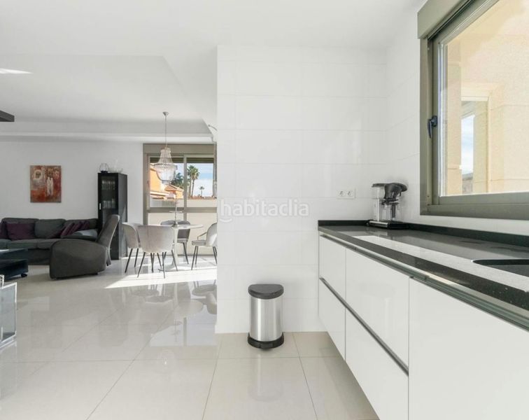 Foto f620b25e-7a8e-471f-a769-294c4399e87e. Xalet amb piscina a Rojales