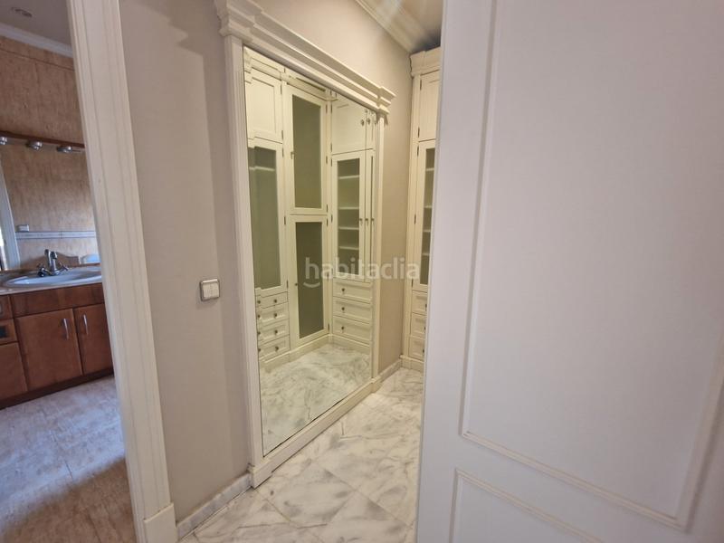 Foto 102265c8-2c68-4da5-b3df-1b1dc876f6c4. Chalet with heating parking pool in Cuevas-Ilustración Ciempozuelos