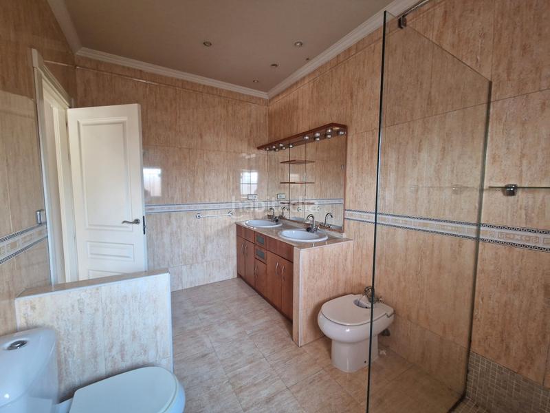 Foto 416c7eea-7224-48f4-a02f-0eadacb2b416. Chalet with heating parking pool in Cuevas-Ilustración Ciempozuelos