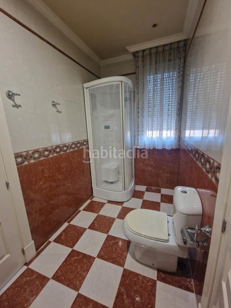 Foto dd703d11-54e4-42c7-b8f3-f3d7567da91e. Chalet with heating parking pool in Cuevas-Ilustración Ciempozuelos