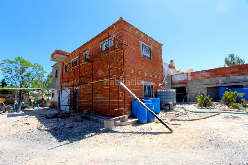 Foto c9541a9f-b583-486b-ac5b-54e54de1f699. Casa a Albudeite