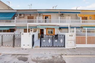 Casa aparellada a Lo Pagán