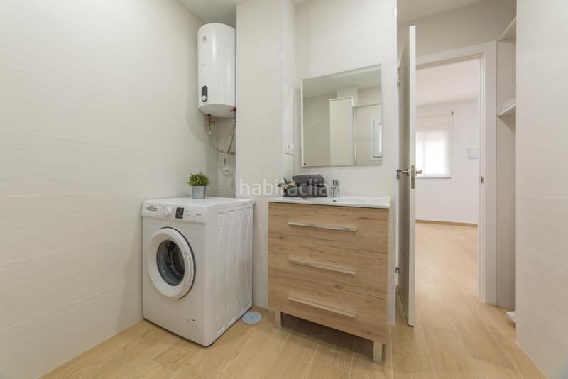 Foto 958df77c-e662-42b7-97b6-77ef76acc65c. Alquiler piso en calle doctor mañas bernabéu 9 ¿a qué esperas? en Málaga