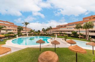 Flat in El Pinillo. Amplio piso con terraza privada en el pinillo, torremolinos: el