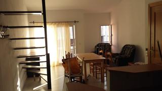 Dachwohnung in Rocafonda. Atico con terraza amueblado ideal parejas