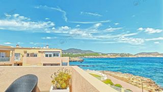 Appartamento in Sant Carles. Piso con amplias terrazas junto al mar en sant carles  ibiza