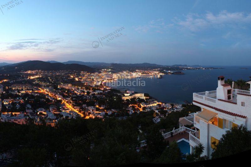 Foto ba4470ba-c8b0-4654-9872-206ad51fd93d. Lloguer casa amb piscina a Santa Eulària des riu Santa Eulària