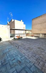 Piso en Casco Antiguo. Amplio piso con gran terraza en águilas