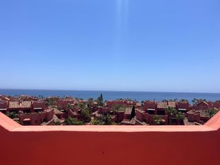Penthouse in Guadalmansa. Precioso ático dúplex en guadalmansa, estepona