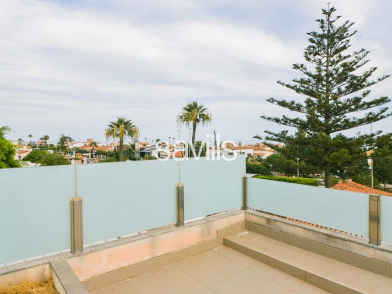 Foto 22cd3421-cb4b-438c-bc82-a94d3af762b9. Chalet mit parking in La Cala del Moral Rincón de la Victoria