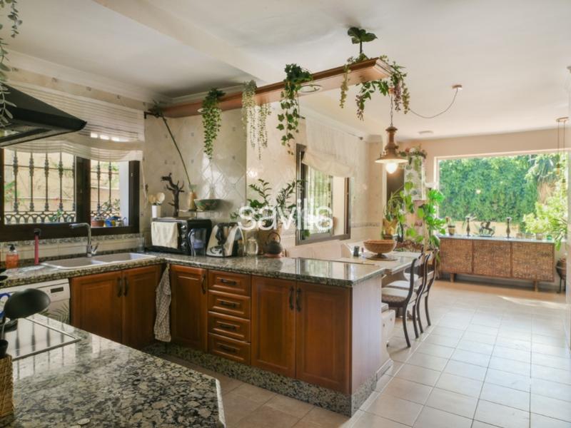 Foto ff71cf94-ab1c-4217-b88a-684cd178c662. Casa con parcheggio in Pinares de San Antón Málaga