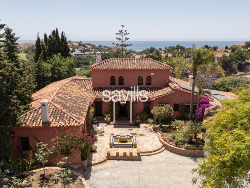 Foto 2f1d63fd-987f-40d8-9c3a-bc11337dec63. Alquiler casa savills presenta esta villa independiente ubicada en una tranquila zona residencial , muy bien comunicada y con todo en Benalmádena