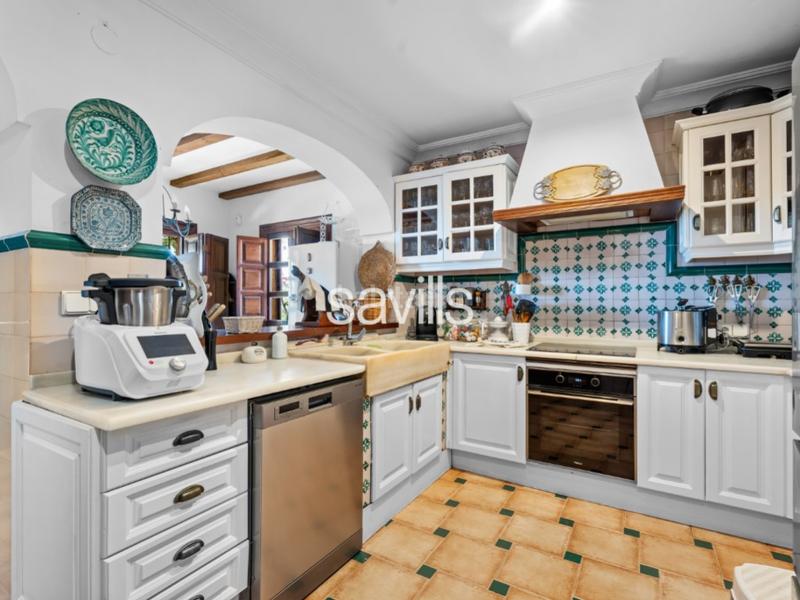 Foto 87f03980-c189-48f4-b8ab-72a949e939ab. Alquiler casa savills presenta esta villa independiente ubicada en una tranquila zona residencial , muy bien comunicada y con todo en Benalmádena