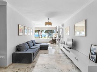 Location Appartement  Calle cañizares. Piso exclusivo frente al mar con amplios espacios y vistas en má