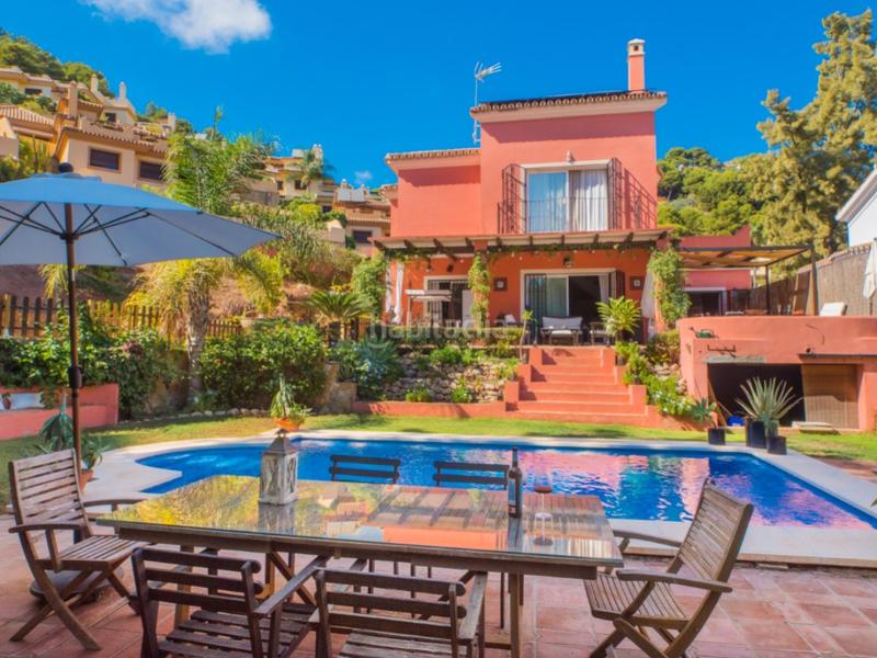 Foto 344a3a24-0650-40f7-9221-255a46691e42. Casa villa con encanto, luz natural y jardín privado en Pinares de San Antón, en Málaga