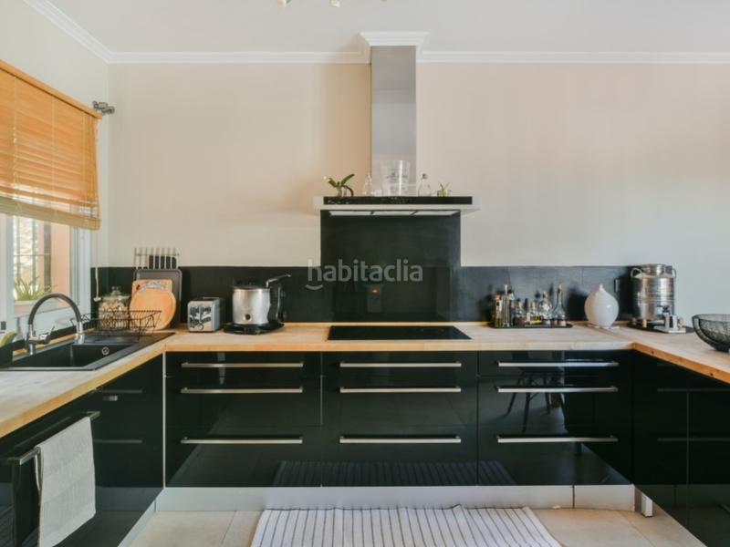 Foto 7ff59e56-94f9-44ec-9649-3e0ccf5f843b. Casa villa con encanto, luz natural y jardín privado en Pinares de San Antón, en Málaga