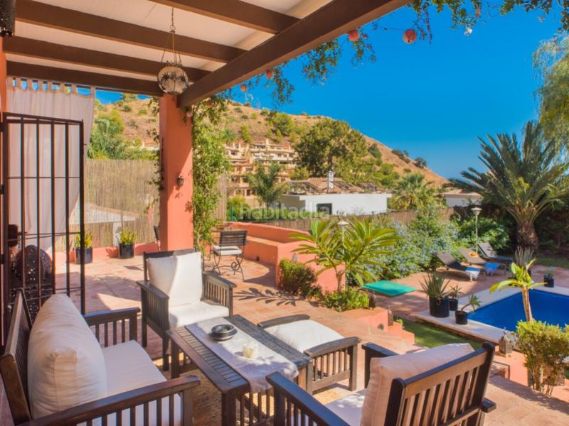 Foto 8f255391-df9b-4ca0-984e-ef1f6e8aeb3f. Casa villa con encanto, luz natural y jardín privado en Pinares de San Antón, en Málaga