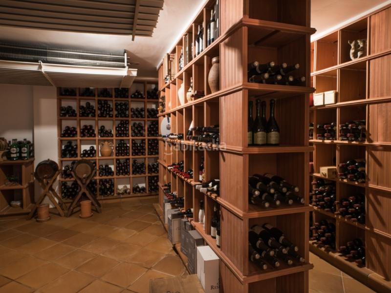 Foto a00cd441-d69b-49b9-a98b-559876779e36. Chalet exclusivo palacio en una parcela de 15.300 m con impresionantes vistas al mediterráneo. en Málaga