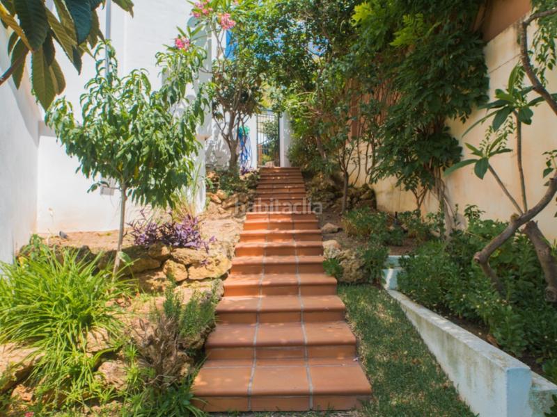 Foto d23edbf2-bf16-4b91-854d-390e8519bb1d. Chalet exclusivo palacio en una parcela de 15.300 m con impresionantes vistas al mediterráneo. en Málaga