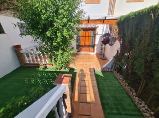 Lloguer Casa adossada a Playamar - Benyamina. Chalet adosado de 3 dormitorios con piscina y solárium en playam
