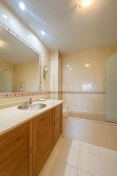 Foto 17ef432a-359d-45c8-9f50-e6cb04e99c98. Pis amb piscina a Torreblanca del Sol Fuengirola