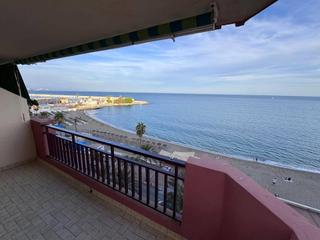 Alquiler Piso  Paseo marítimo rey de españa. Se alquila piso en fuengirola