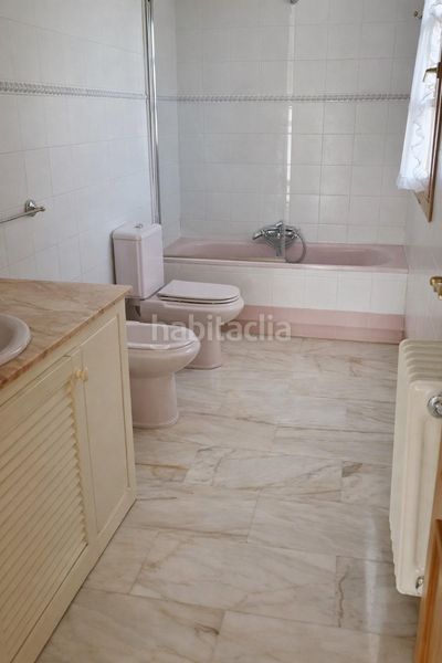 Foto 1326a557-b8ec-43d7-bdc0-916ae15facd8. Chalet con riscaldamento parcheggio piscina in Víznar