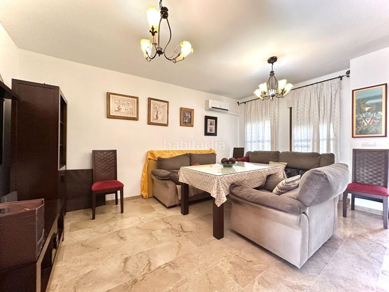 Foto bb53f4d8-5746-4a2b-ba47-ad9d09791fc3. Semi detached house with parking in Maracena
