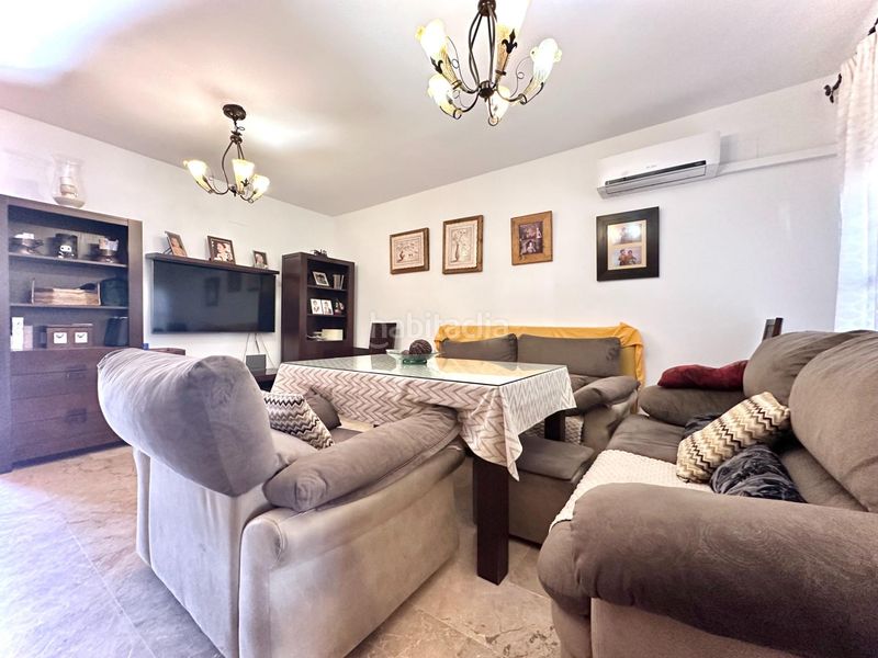 Foto ebc367f7-f611-4762-a07c-660cfc386725. Semi detached house with parking in Maracena