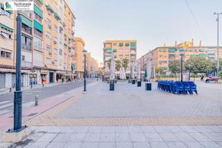 Pis en Barrio de Zaid�n. Piso de 3 habitaciones junto a los carmenes!