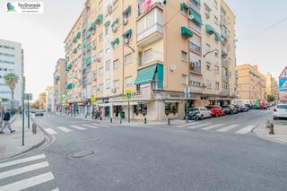 Piso en Barrio de Zaidín. Piso de 3 habitaciones junto a los carmenes!