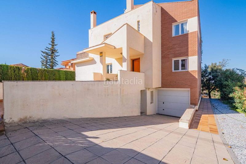 Foto 93f94128-d6bb-4d81-ab5c-14ae72b02a7a. Chalet mit parking in Altos de la Zubia Zubia (La)