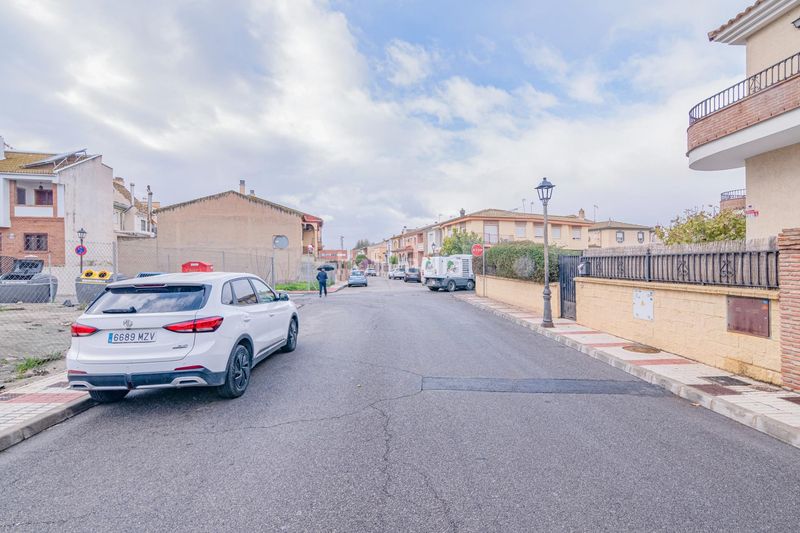 Foto b24c4068-accc-4872-b428-ca30eb96fefd. Xalet amb aparcament piscina a Atarfe