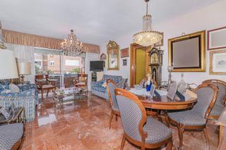 Pis en Cervantes. Gran piso en granada centro